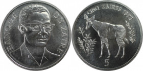 Weltmünzen und Medaillen, Zaire. Rettet die Tierwelt: Okapi. 5 Zaires 1975. 35,0 g. 0.925 Silber. 1.04 OZ. KM 10. Stempelglanz