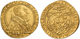 Urbano VIII (Maffeo Barberini), 1623-1644. Avignone. Quadrupla 1636, AV 13,17 g. VRBANVS VIII PONT MAX 1636 Busto con piviale ornato da figura e fogli...