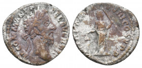 COMMODUS, 177-192 AD. AR, Denarius. Rome. 2.73 g. 18 mm.
