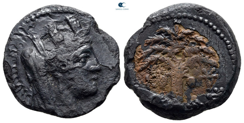 Phoenicia. Tyre. Pseudo-autonomous issue AD 117-138. 
Bronze Æ

20 mm, 4,52 g...