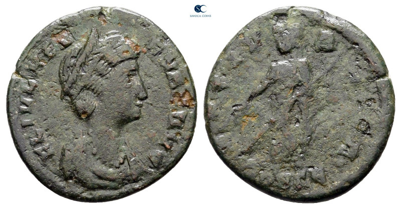 Helena. Augusta AD 324-3230. Constantinople
Follis Æ

16 mm, 1,22 g



fi...