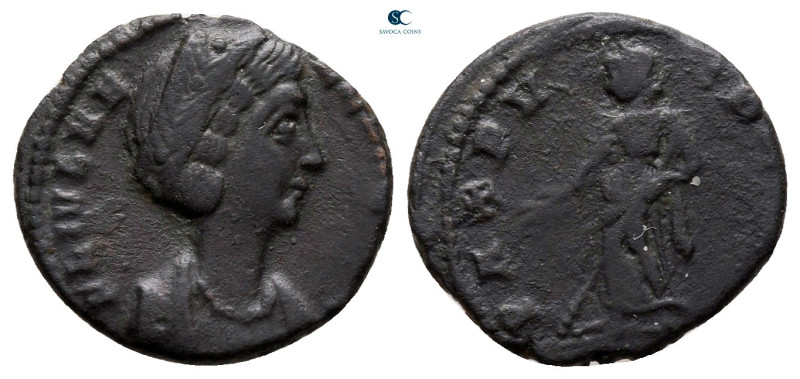 Helena. Augusta AD 324-3230. Constantinople
Follis Æ

15 mm, 1,39 g



ve...