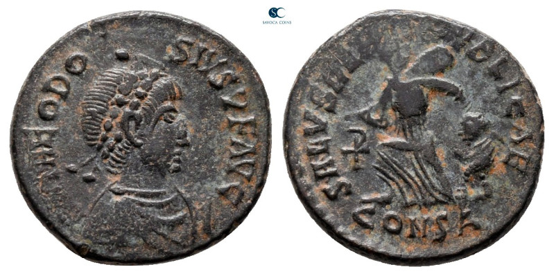 Theodosius I AD 379-395. Constantinople
Follis Æ

13 mm, 1,39 g



very f...