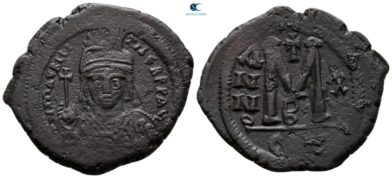 Maurice Tiberius AD 582-602. Constantinople
Follis or 40 Nummi Æ

35 mm, 11,4...