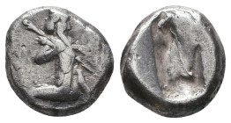 Achaemenidae. Darius I to Xerxes II, ca. 485-420 B.C. AR Siglos. 

Condition: Very Fine 



 Weight: 5.1gr Diameter: 17 mm