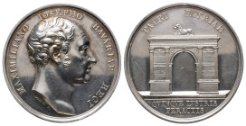 Bayern, Maximilian I. Joseph 1806-1825, Silbermedaille 1824, von Losch, auf sein 25-jähriges Regierungsjubiläum. Kopf nach rechts // Triumphbogen, auf...
