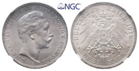 Preußen, Wilhelm II. 1888-1918, 3 Mark 1910. J. 103. Prachtexemplar. Fast Stempelglanz. Im NGC Plastikholder mit der Bewertung MS 64 (5781415-008)