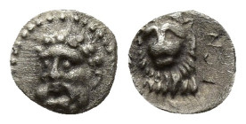 Greek (6mm, 0.2 g ) Bearded male head facing / Lion head facing
