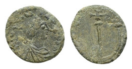 Justinian I, 527-565 AD. AE Pentanummium (1.3g 11.3mm) of Constantinople. Diademed draped bust / Large E, cross.