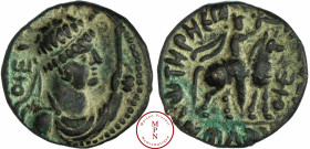 Empire Kushan, "Soter Megas" Didrachme, 80-113, Av. Buste diadémé et voilé du Roi à droite, tenant un sceptre de la main gauche, monogramme derrière l...