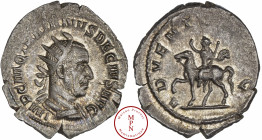 Trajan Dèce (249-251), Antoninien, 249-250, Rome, Av. IMP C M Q TRAIANVS DECIVS AVG, Buste radié, drapé et cuirassé à droite, vu de trois-quarts en ar...
