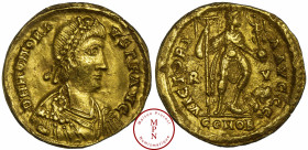 Honorius (393-423), Solidus, 402-403, Ravenes, Av. DN HONORIUS PF AVG, Buste diadémé, drapé et cuirassé à droite, Rv. VICTORIA AVGGG / CONOB, Honorius...