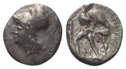 Kalabrien. Tarent.

 Diobol (Silber). Ca. 280 - 228 v. Chr.
Vs: Kopf der Athena mit korinthischem Helm links.
Rs: Herakles mit dem nemeischen Löwe...