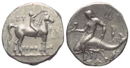 Kalabrien. Tarent.

 Didrachme oder Nomos (Silber). Ca. 272 - 240 v. Chr.
Vs: Nackter Jüngling zu Pferde nach rechts reitend.
Rs: Nackter Taras mi...
