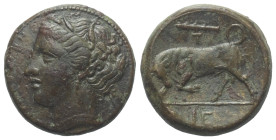 Sizilien. Syrakus. Hieron II. (275 - 215 v. Chr.).

 Bronze. Ca. 275 - 265 v. Chr.
Vs: Kopf der Persephone (Kore) mit Ährenkranz links.
Rs: Stier ...