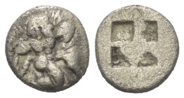 Inseln vor Thrakien. Thasos.

 Obol (Silber). Ca. 510 - 480 v. Chr.
Vs: Nackter, ithyphallischer Satyr im Knielauf nach rechts.
Rs: Viergeteiltes ...