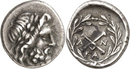 Achäischer Bund. 
CLEITOR. 
Hemidrachme (222 v.Chr.) 15mm 2,40g. Kopf des Zeus Amarios mit Lorbeerkranz n.r. / Bundesmonogramm und A-N, unten F - A,...