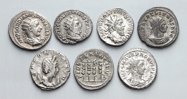 RÖMISCHES KAISERREICH. 
Allgemein: Billon- / Bronzemünzen:. 18 Antoniniane: Ag Gordianus III., Philippus I., Valerianus, AE und Billon Gallienus, Sal...