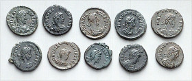 RÖMISCHES KAISERREICH. 
Allgemein: Spätrömische Bronzemünzen. 45 spätrömische Kleinbronzen (12-14mm): 4. Jahrhundert, meist Theodosius, Gratianus, Va...