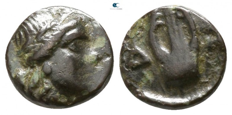 Cyclades. Delos circa 280-166 BC. 
Bronze Æ

8mm., 0,89g.

Laureate head of...