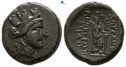 Ionia. Smyrna . ΜΕΝΕΚΡΑΤΗΣ ΚΕΦΑΛΙ- (Menekrates, Kephali-), magistrates circa 95-85 BC. Bronze Æ