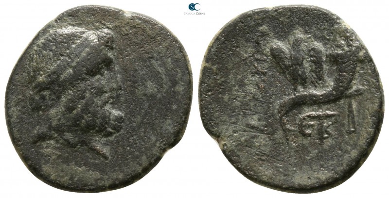 Phrygia. Laodikeia ad Lycum 133-67 BC. 
Bronze Æ

18mm., 4,84g.

Head of Ze...