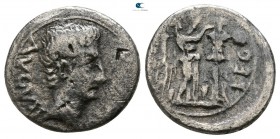 Augustus 27 BC-AD 14. P. Carisius, legatus pro praetore. Emerita. Quinar AR