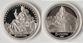 Confederation silver Proof "Matterhorn" 5 Unzen 1987-HF UNC, Huguenin mint, KM-XMB10. 63mm. 155.5gm. Sold with original velvet case. 

HID09801242017
...