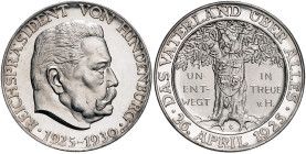 Deutsche Medaillen. 
Personenmedaillen. 
Hindenburg, Paul v. (1847-1934). Silbermed. 1930, von O. Glöckler, auf sein 5-jähr. Amtsjubiläum als Reichs...