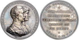 Deutsche Medaillen. 
Brandenburg-Preußen. 
Wilhelm II. 1888-1918. Offizielle Geschenkmedaille zu einem Ehejubiläum o.J. (um 1890), von E. Weigand, S...