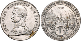 Deutsche Medaillen. 
Nürnberg. 
Versilb. Bronzemed. 1926, v. Fritz König b. Studrucker/Fürth, auf den Erinnerungstag der Deutschen Armee u. Marine, ...