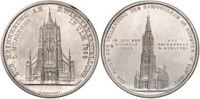 Deutsche Medaillen. 
Ulm. 
Versilb. Kupfermed. 1923, von C. Schnitzspahn, auf die Vollendung des Hauptturmes am Ulmer Münster, geprägt aus dem Dachk...