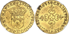 FRANCE / CAPÉTIENS
Louis XIII (1610-1643). Écu d’or au soleil, 1er type 1635, X, Amiens.
NGC MS 61 (5787365-052).
Av. (à 12 h.) (soleil) LVDOVICVS....