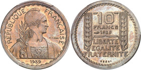 FRANCE
IIIe République (1870-1940). Essai de 10 francs Turin hybride 21 mm et poids 3 g 1929-1939, Paris.
PCGS SP65 (84672678).
Av. REPUBLIQUE FRAN...