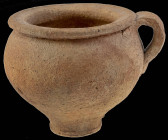 Antike Objekte
 einhenkliger Topf aus beigefarbenem Ton, Höhe ca. 10 cm, Durchmesser max. ca. 13 cm