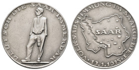 Sonstige Medaillen Deutschland
Drittes Reich 1935 Feinsilbermedaille auf die Volksabstimmung im Saargebiet, von F.K., Av.: stehender Bergmann, DEUTSC...