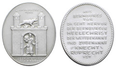 Sonstige Medaillen Medailleure
Goetz, Karl 1943 hochovale Zinkmedaille auf Knecht Rupprecht, Av.: Knecht Rupprecht tritt aus dem Bernburger Tor, AM 1...
