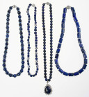 4 Lapislazuli Halsketten, davon eine mit Anhänger, ca. 47-50 cm., Magnetverschlüsse