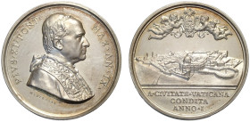 Roma, Pio XI (1929-1938), medaglia anno IX, opus Mistruzzi Ag mm 44 g 39,04 q.FDC