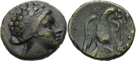 Euboia. 
Chalkis. 
180-146 v. Chr. Herakopf mit eingerolltem Haar und Perlenhalsband n.r. Rv. CAL Adler n.r. fliegend, in den Fängen eine Schlange h...