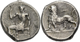 Mesopotamien. 
Babylon. 
Tetradrachmon, unter Alexander d. Gr. 328-322 v. Chr. Baal im Himation, mit nacktem Oberkörper n.l. sitzend, in der Linken ...