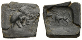 Indien. 
Gandhara (Pushkalavati und Taxila). 
Spät Mauryanzeitliche Stadtprägungen 220-165 v. Chr. Bronze, quadratisch (1 1/2 Karshapana), ca. 185-1...