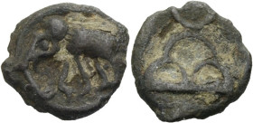 Indien. 
Gandhara (Pushkalavati und Taxila). 
Spät Mauryanzeitliche Stadtprägungen 220-165 v. Chr. 1/4 Kashapana. 12 mm. 187-75 v. Chr. Sunga Period...