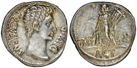 Augustus 27 avant J.C. 14 AD
Denarius, Lugdunum (Lyon), 15 avant J.C.
Avers : Tête nue à droite AVGVSTVS DIVI F
Revers : IMP • X ACT à l'exergue, Apol...