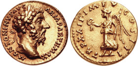 Marcus Aurelius 161 - 180
Aureus, Rome, 168, AU 6.96 g. 18.8 mm
Avers : Buste lauré à droite M ANTONINVS AVG ARM PARTH MAX
Revers : La victoire avance...