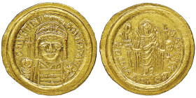 Justinianus I 527-565
Solidus, Ravenne, 542-565, AU 4.41 g.
Ref : Hahn 37, Sear 312, Ranieri 317 Conservation : NGC Choice AU 5/5, 4/5 die shift