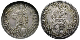 Salzburg (archevêché de) 
Erzbistum Max Gandolf von Kuenburg 1668-1687 
Reichstaler, 1677 , AG 
Ref : Dav. 3508
Conservation : NGC AU 58. Superbe