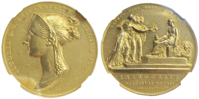 Victoria 1837-1901
Médaille en or Coronation, 1838, AU 30.84 g. 37mm by Benedett...