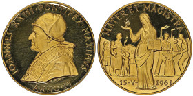 Pius XII 1939-1958
Médaille en or, 1961, AN IV, AU 67.64 g. 44 mm Opus Pietro Giampaoli
Avers : IOANNES XXIII PONTIFEX MAXIMVS Buste à gauche
Revers :...