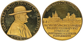 Pius XII 1939-1958
Médaille en or, 1962, AN V, AU 67.00 g. 44 mm Opus Pietro Giampaoli
Avers : IOANNES XXIII PONTIFEX MAXIMVS ANNO V Buste à gauche
Re...